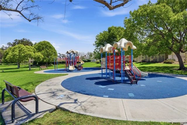 16872 Clovergreen Lane, Huntington Beach, CA 92649