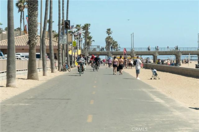 16872 Clovergreen Lane, Huntington Beach, CA 92649