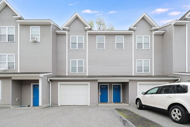 62 Chestnut St Extension 10, Danbury, CT 06810