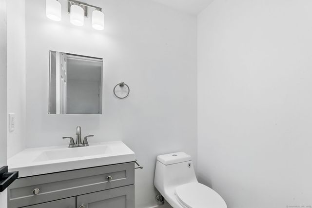 62 Chestnut St Extension 10, Danbury, CT 06810