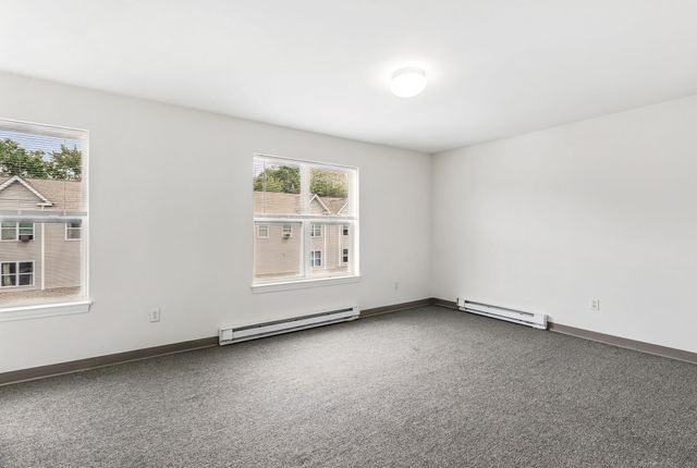 62 Chestnut St Extension 10, Danbury, CT 06810