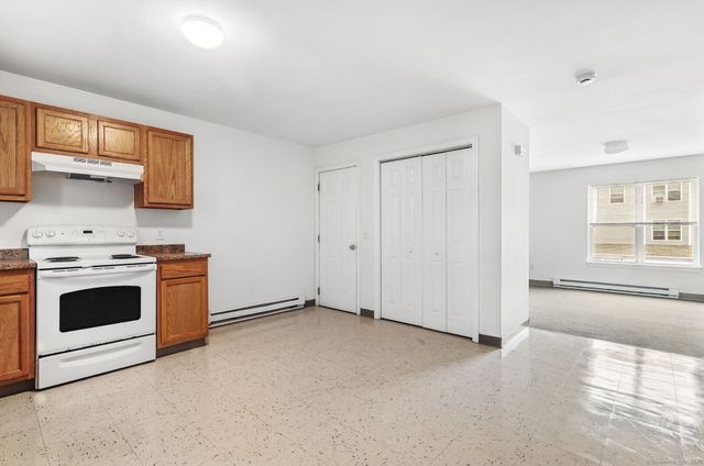 62 Chestnut St Extension 10, Danbury, CT 06810