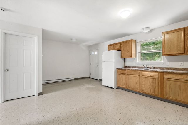 62 Chestnut St Extension 10, Danbury, CT 06810