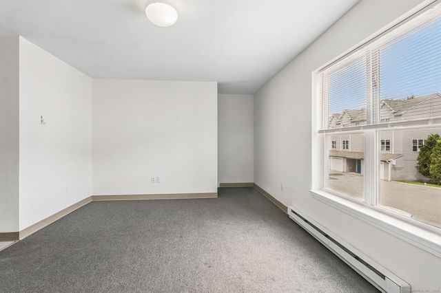 62 Chestnut St Extension 10, Danbury, CT 06810