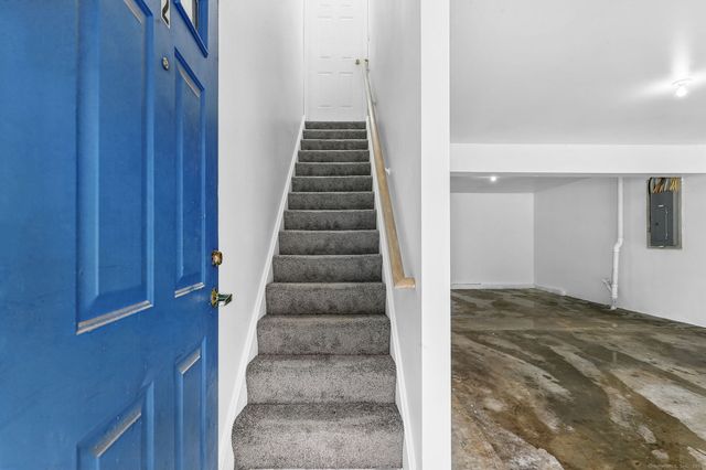 62 Chestnut St Extension 10, Danbury, CT 06810