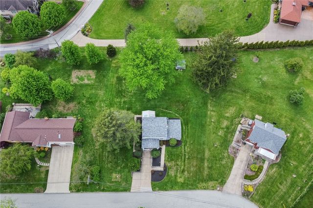 438 Valleyview Dr, O'hara, PA 15215