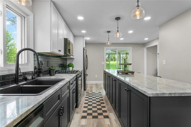 438 Valleyview Dr, O'hara, PA 15215