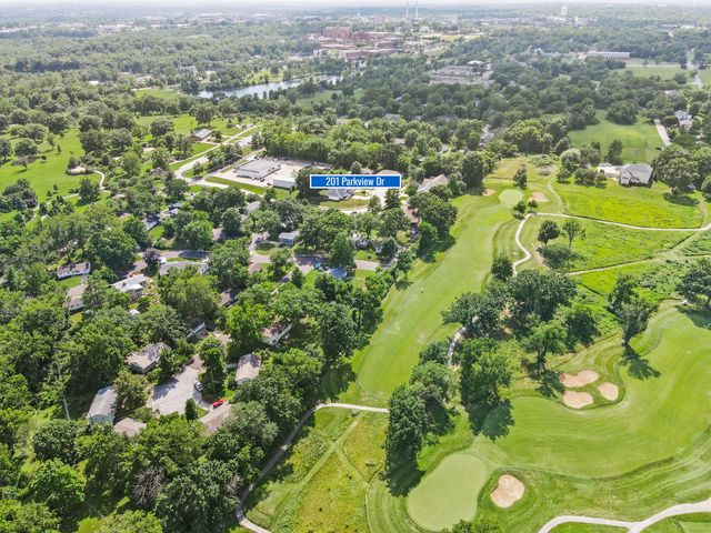 201 PARKVIEW DR, Columbia, MO 65201