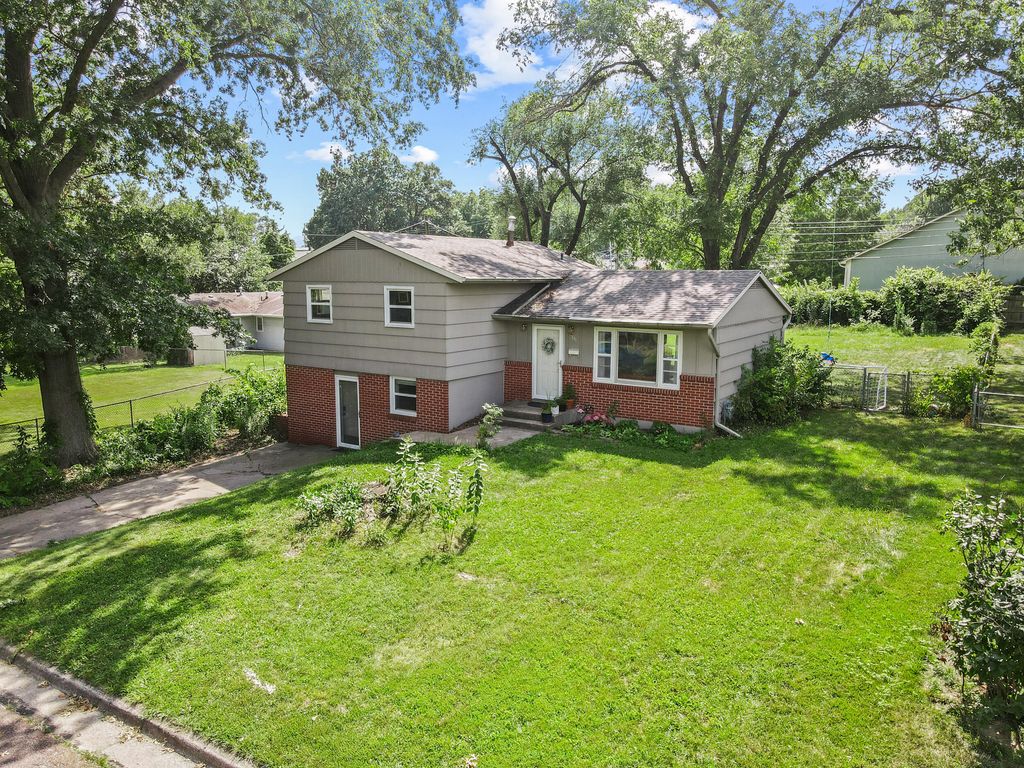 201 PARKVIEW DR, Columbia, MO 65201
