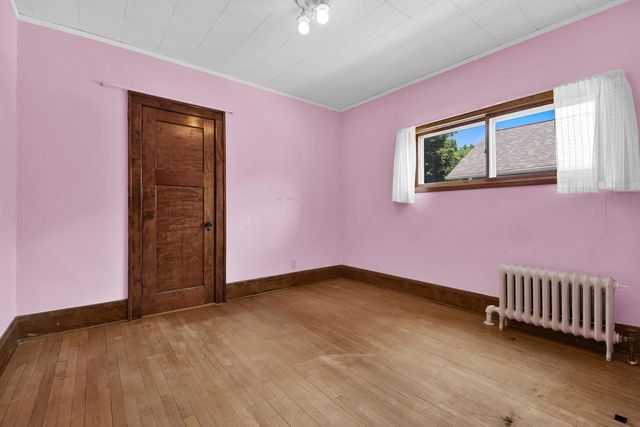 2762 S Linebarger TERRACE, Milwaukee, WI 53207
