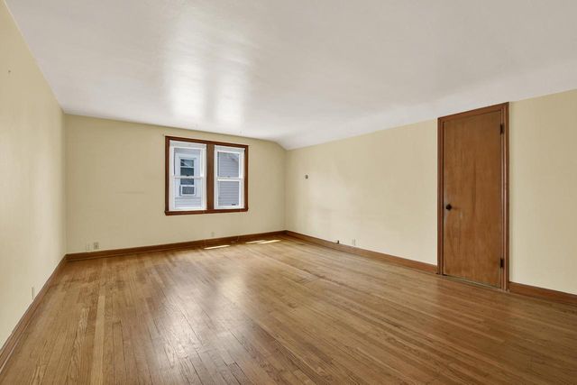 2762 S Linebarger TERRACE, Milwaukee, WI 53207