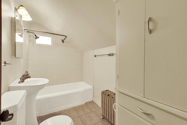 2762 S Linebarger TERRACE, Milwaukee, WI 53207