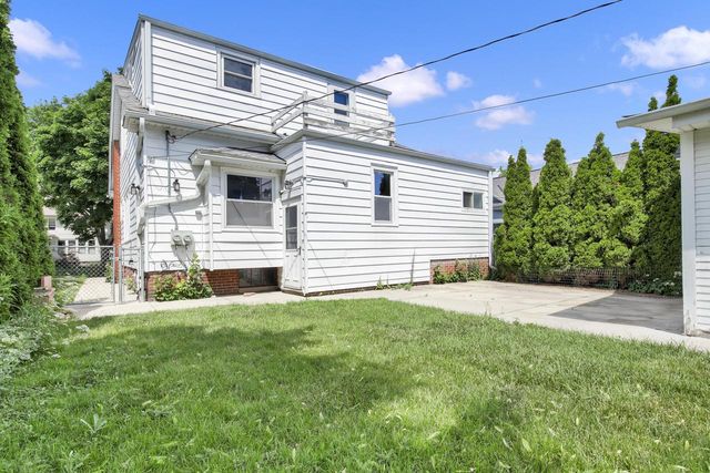 2762 S Linebarger TERRACE, Milwaukee, WI 53207