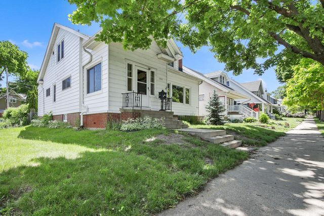 2762 S Linebarger TERRACE, Milwaukee, WI 53207
