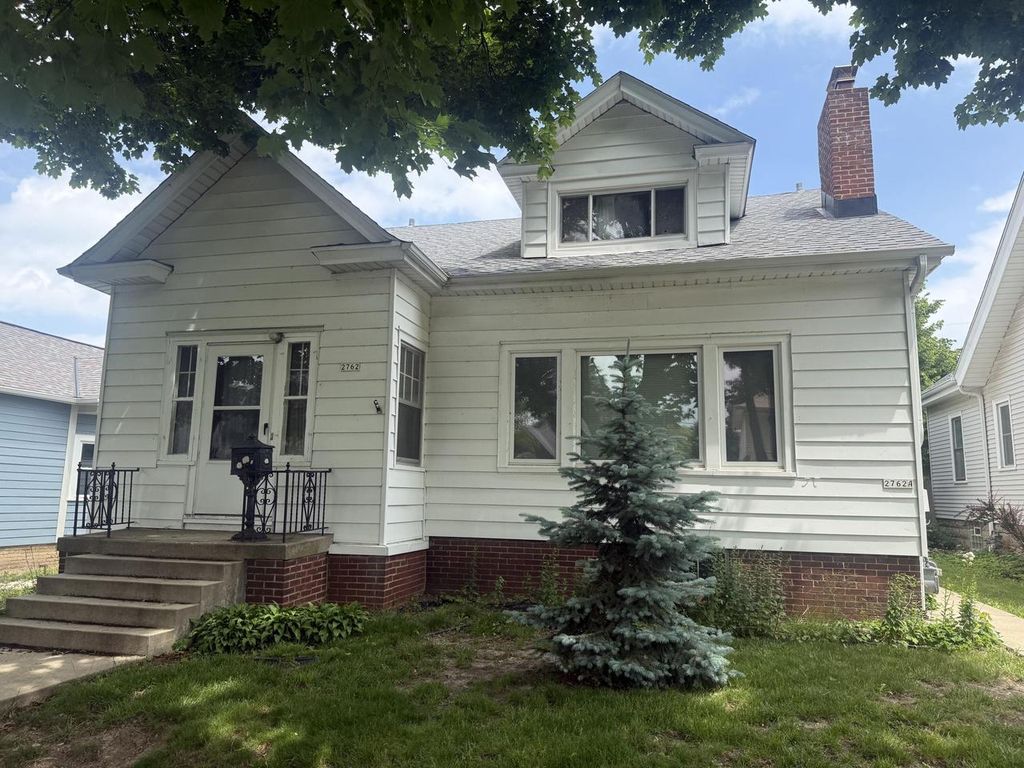 2762 S Linebarger TERRACE, Milwaukee, WI 53207