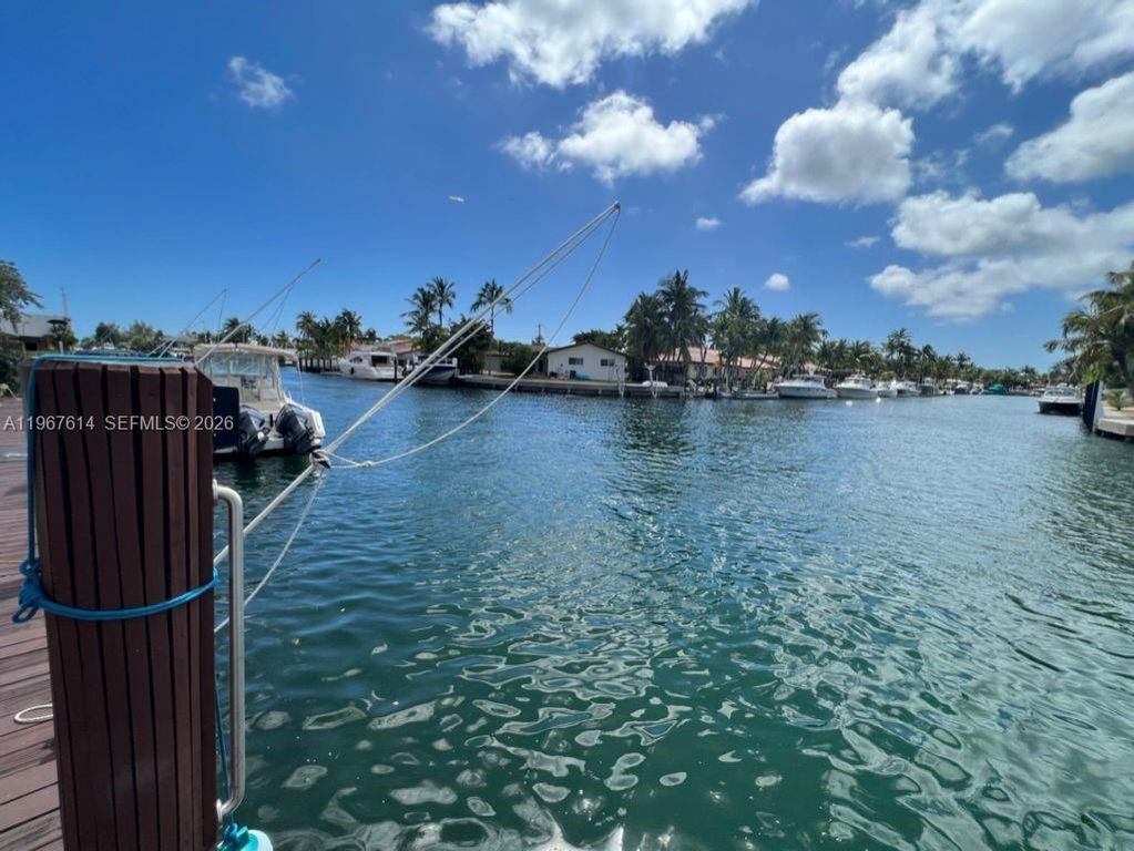 2430 NE 135th Street 105, North Miami, FL 33181
