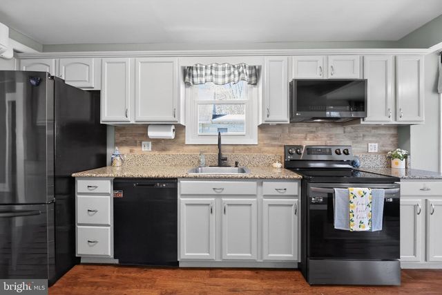 311 W GRADWELL AVE, Maple Shade, NJ 08052