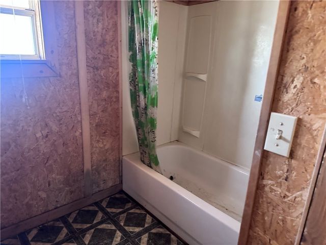 21188 S Cheyenne Road, Yucca, AZ 86438