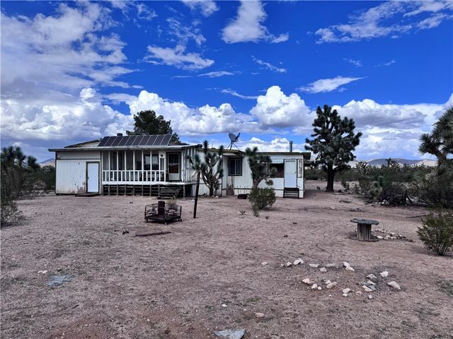 21188 S Cheyenne Road, Yucca, AZ 86438