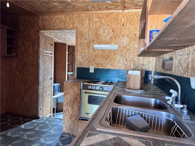 21188 S Cheyenne Road, Yucca, AZ 86438