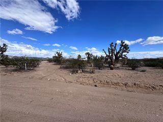 21188 S Cheyenne Road, Yucca, AZ 86438