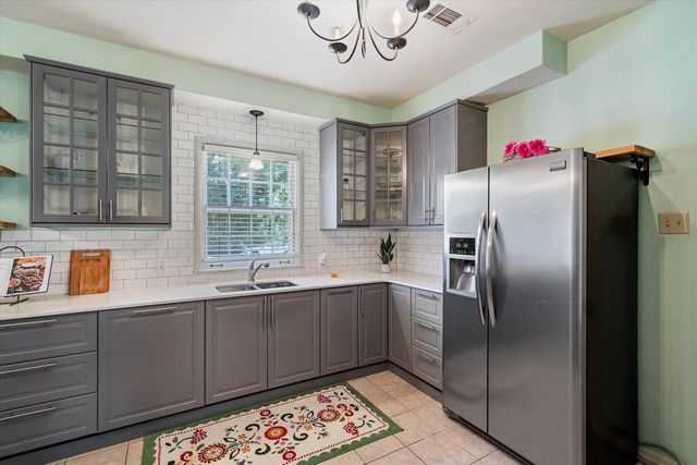 3391 CENTRAL AVE, Memphis, TN 38111