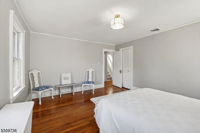 38 Stephen St, Montclair Twp., NJ 07042