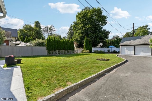 38 Stephen St, Montclair Twp., NJ 07042