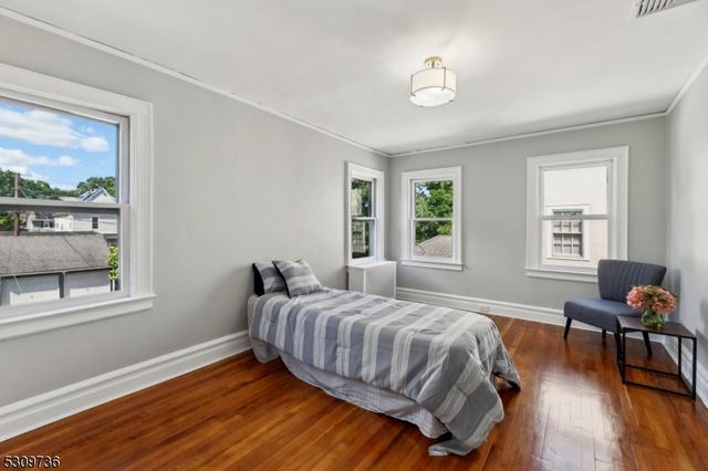 38 Stephen St, Montclair Twp., NJ 07042