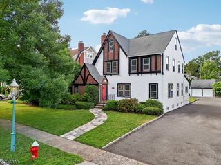 38 Stephen St, Montclair Twp., NJ 07042