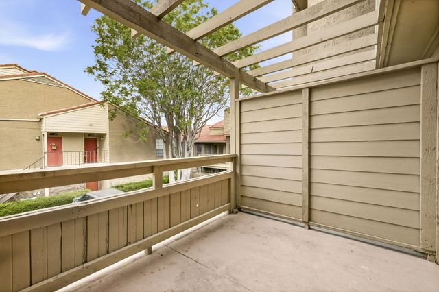 5200 Martel Avenue 18D, Dallas, TX 75206