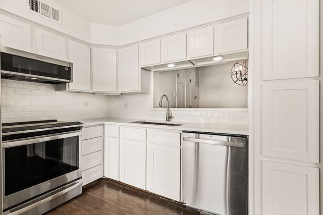 5200 Martel Avenue 18D, Dallas, TX 75206