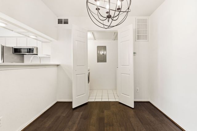 5200 Martel Avenue 18D, Dallas, TX 75206