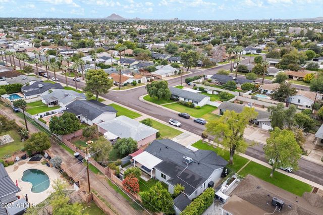 3328 E TURNEY Avenue, Phoenix, AZ 85018