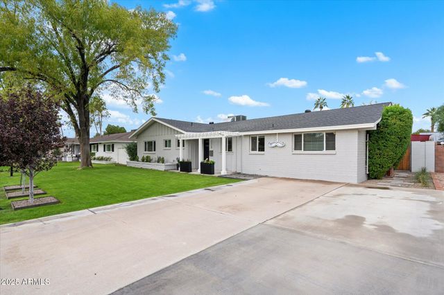 3328 E TURNEY Avenue, Phoenix, AZ 85018