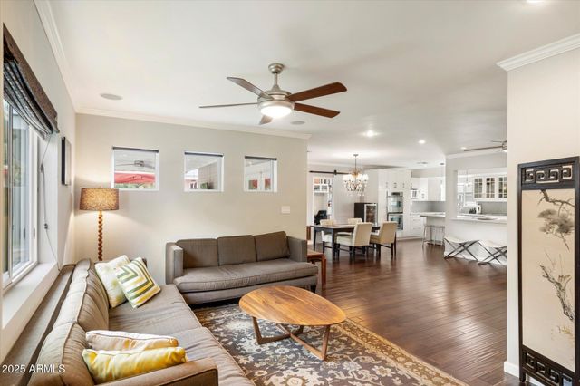 3328 E TURNEY Avenue, Phoenix, AZ 85018