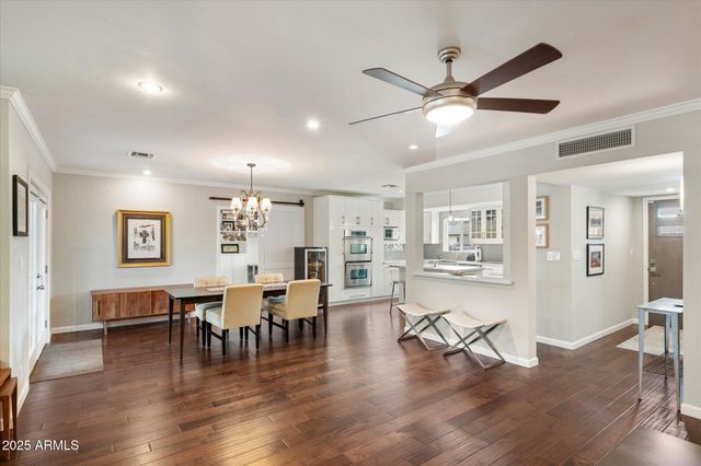 3328 E TURNEY Avenue, Phoenix, AZ 85018