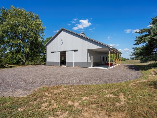 16850 Roe Road, Chelsea, MI 48118