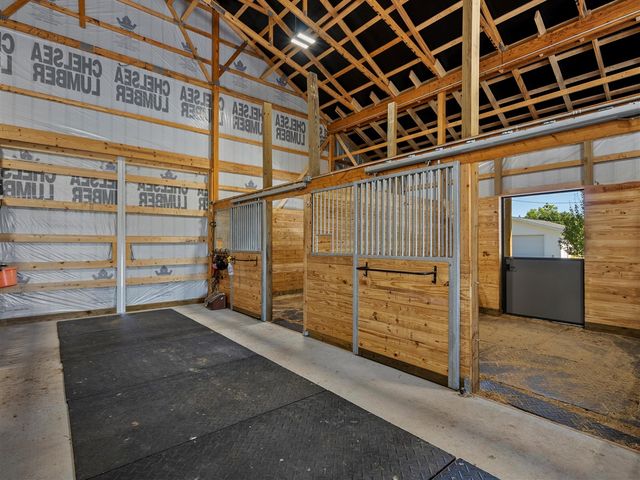 16850 Roe Road, Chelsea, MI 48118