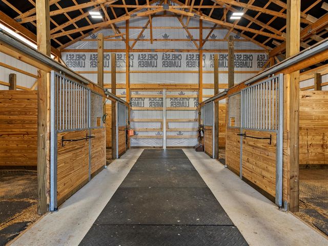 16850 Roe Road, Chelsea, MI 48118