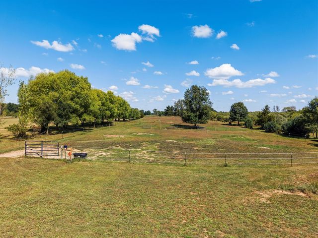 16850 Roe Road, Chelsea, MI 48118