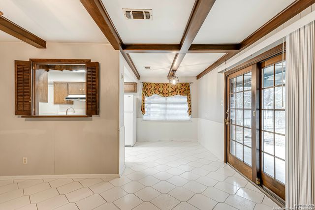 3743 Newrock, San Antonio, TX 78230