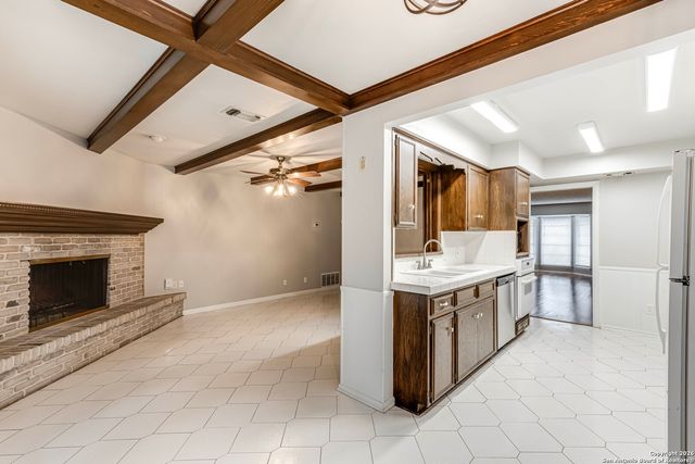 3743 Newrock, San Antonio, TX 78230