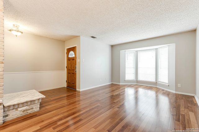 3743 Newrock, San Antonio, TX 78230