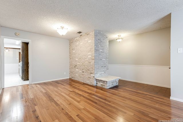 3743 Newrock, San Antonio, TX 78230