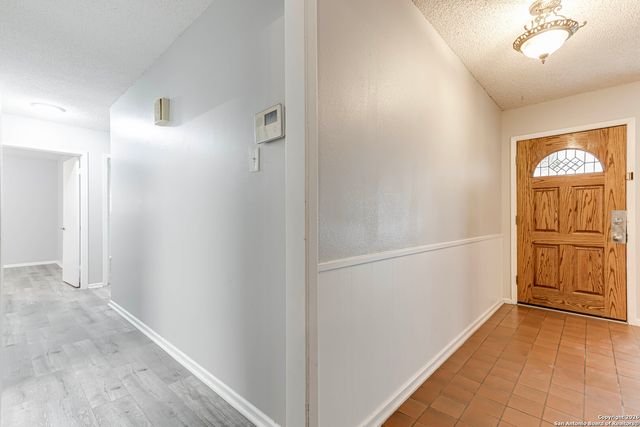 3743 Newrock, San Antonio, TX 78230