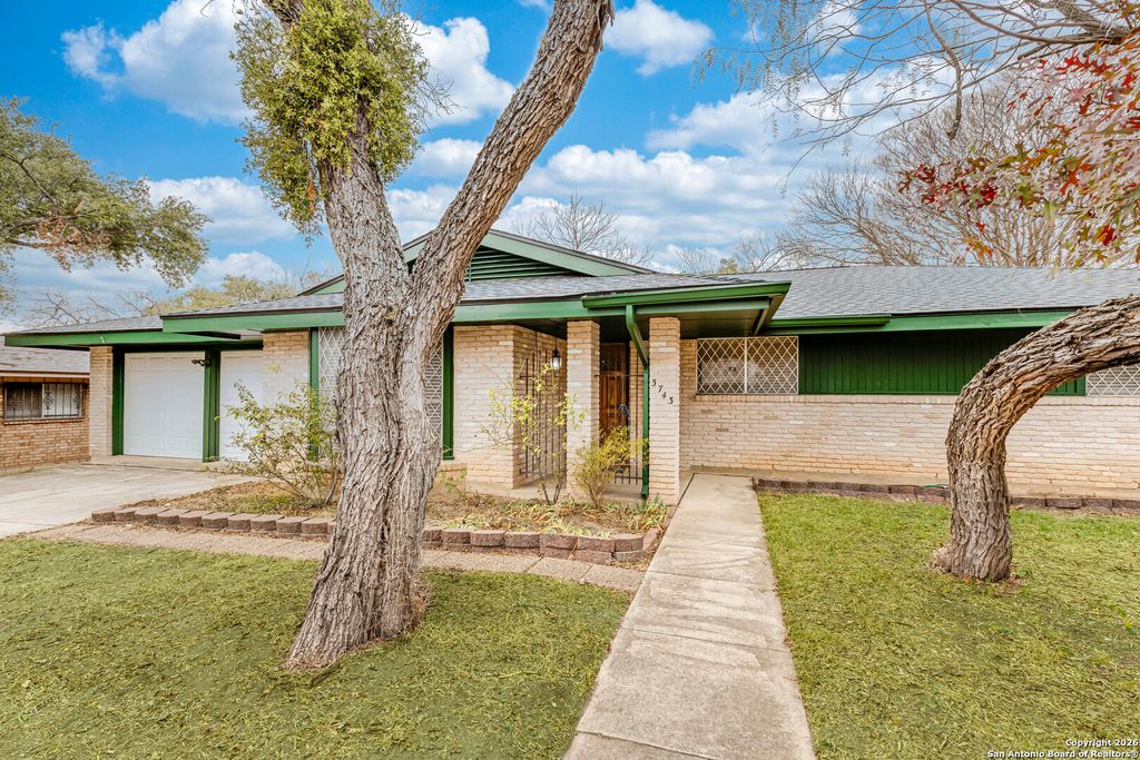 3743 Newrock, San Antonio, TX 78230