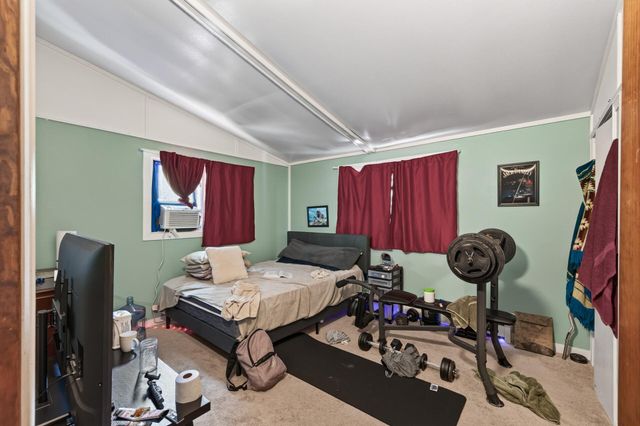 2280 Shryer Avenue E, North Saint Paul, MN 55109