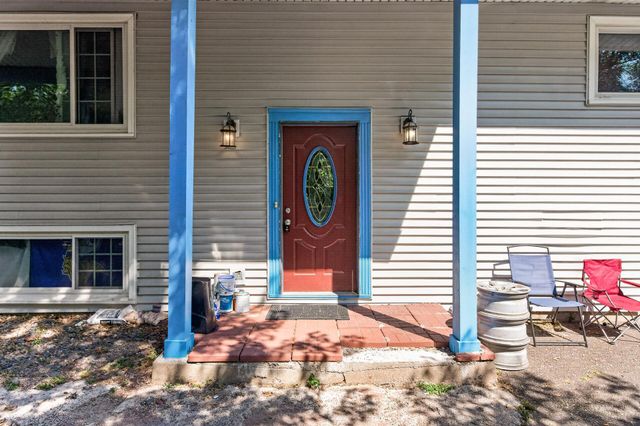 2280 Shryer Avenue E, North Saint Paul, MN 55109