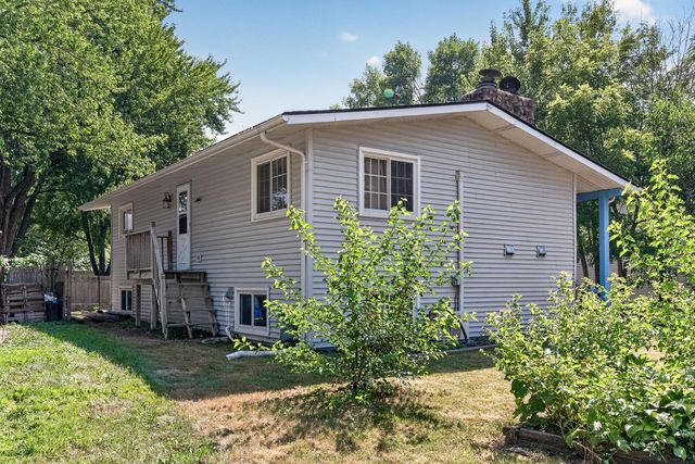 2280 Shryer Avenue E, North Saint Paul, MN 55109